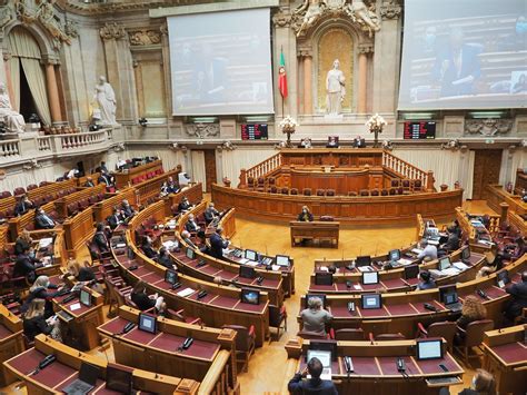 AR discute hoje lei eleitoral autárquica partidos dão sinal para