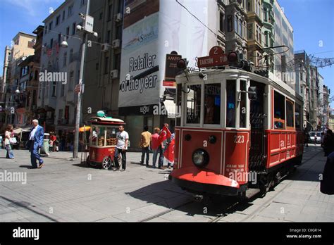 Istanbul Alte Stra Enbahn Fotos Und Bildmaterial In Hoher Aufl Sung