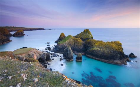 Wallpaper Pemandangan Laut Batu Alam Pantai Awan Awan Tenang