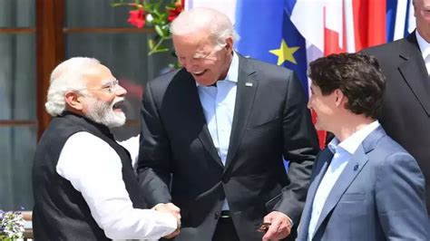 G7 Summit Us President Ran To Meet Pm Modi Put His Hand On His Shoulder