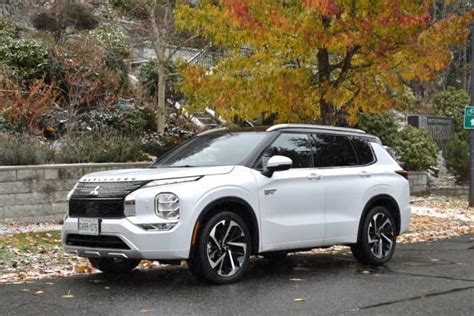 First Drive Mitsubishi Outlander Phev Review Tractionlife