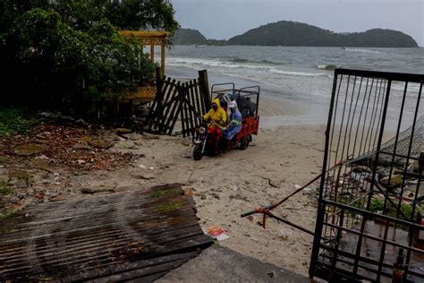 Estado Refor A Limpeza E Coleta De Lixo Na Ilha Do Mel Durante A Alta