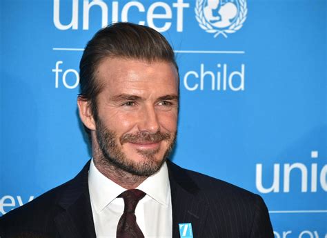 Arsene Wenger Arsenal Boss To Use David Beckham Chat About Dressing