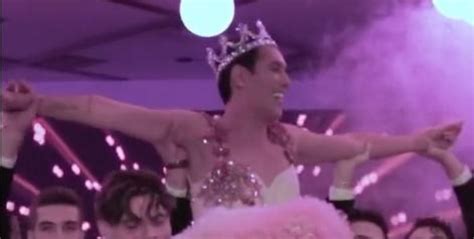 UnTalFredo celebra sus 30 años con extravagante quinceañera Mundo