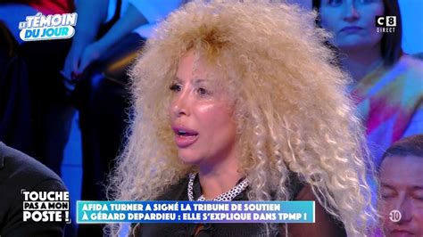 Afida Turner Fait Le Buzz En Chutant En Direct Sur Le Plateau