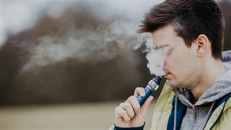 Teenagers more likely to vape if their parents smoke - ERS - European ...