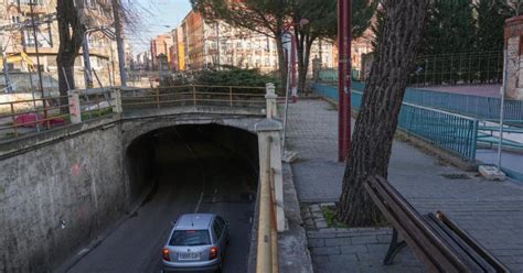 Un menor de 17 años apuñala a un hombre en las inmediaciones del túnel