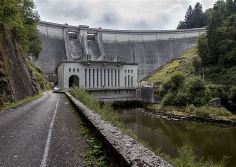 Visite Du Barrage De Saint Étienne Cantalès Auvergne Destination