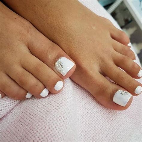 47 Exciting Pedicure Ideas To Shake Things Up