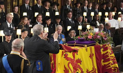 Elizabeth Ii La Reine Repose Dans Sa Derni Re Demeure Windsor