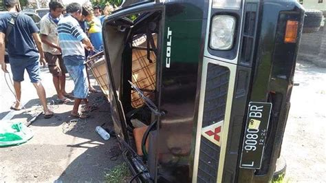 Diduga Sopir Ngantuk Mobil Pick Up Oleng Hingga Terguling Di Bilukpoh