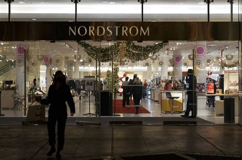 Luxury Los Angeles Retailers Threatened By Flash Mob Robberies Daily