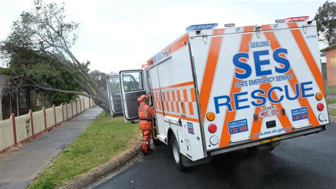 Wild weather: Warning issued as wind and rain hit Geelong | Geelong ...