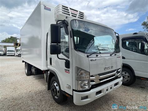 2023 Isuzu NPR75UKH LORI SEJUK BEKU 3 TAN 7,500kg in Selangor Manual for RM129,000 - mytruck.my