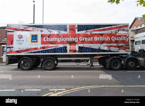 Aldi delivery truck hi-res stock photography and images - Alamy