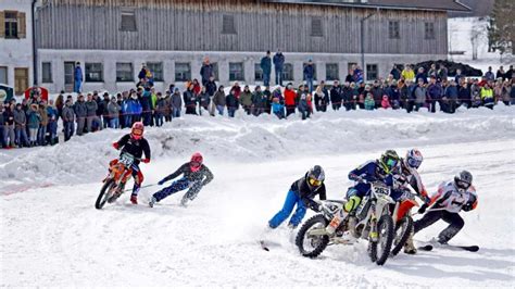 Skij Ring Rund Teams Bei Winterlichen Traumbedingungen In Fischhausen