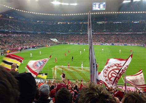 Der Fr Hling Im Anmarsch Wir Empfehlen Trotzdem Daunenjacken Schalke