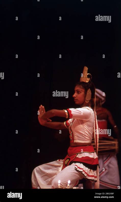 Selon La L Gende Les Origines De La Danse De Kandyan Se Trouvent Dans