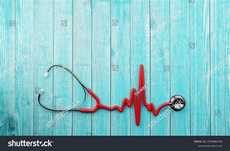 Stethoscope Shape Heart Beat On Ekg ภาพประกอบสตอก 2070880340