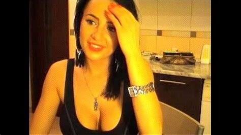 Sexy Brunette MILF Strips Dances On Cam XNXX