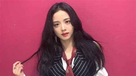 We Are Jealous Of Blackpink Jisoos Beauty See No Makeup Pics Here