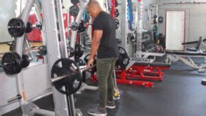 How to Do the Smith Machine Deadlift for Strength, Skill, and Muscle ...