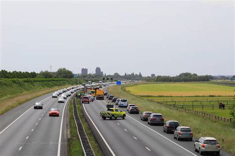 Flinke File Bij Aanrijding Op Snelweg Rijksweg A In Nijkerk