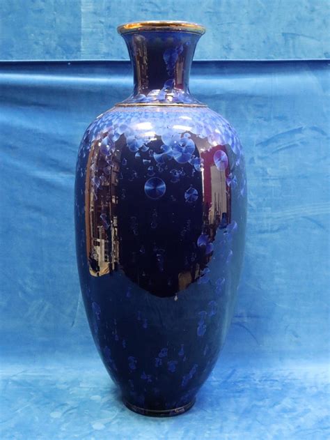 Lot BILL POWELL LARGE STUDIO POTTERY FLOOR VASE BLUE WITH GOLD