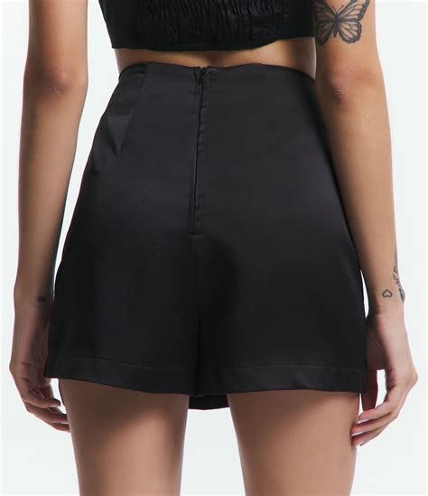 Short Saia Em Cetim Acetinado Bolso Cargo Preto