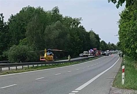 Bielskiedrogi Pl Gro Ny Wypadek W Paw Owicach L Dowa Helikopter Lpr