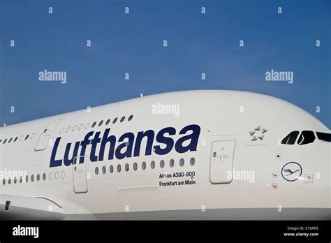 Lufthansa Airbus A Fotos Und Bildmaterial In Hoher Aufl Sung Alamy