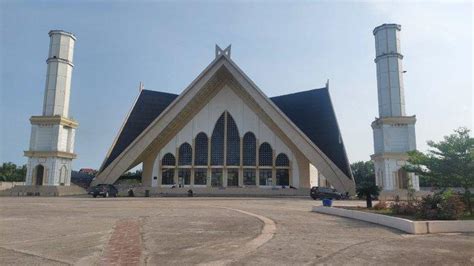 Masjid Syaikh Utsman Kuala Tungkal Jadi Ikon Wisata Religi Di Tanjung