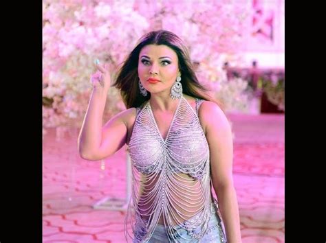 Rakhi Sawant Released From Amboli Police Station After Six Hours Of