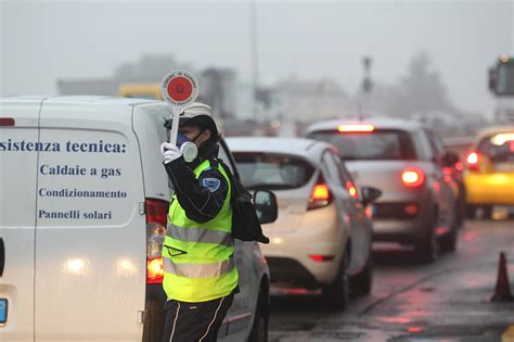 Smog Bologna Limitazioni Al Traffico E Domeniche Ecologiche