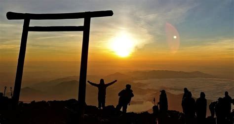 How to Plan a Trip to Mount Fuji: for Hiking or Views