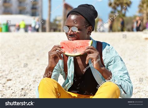 Black Man Watermelon 965 Images Photos Et Images Vectorielles De