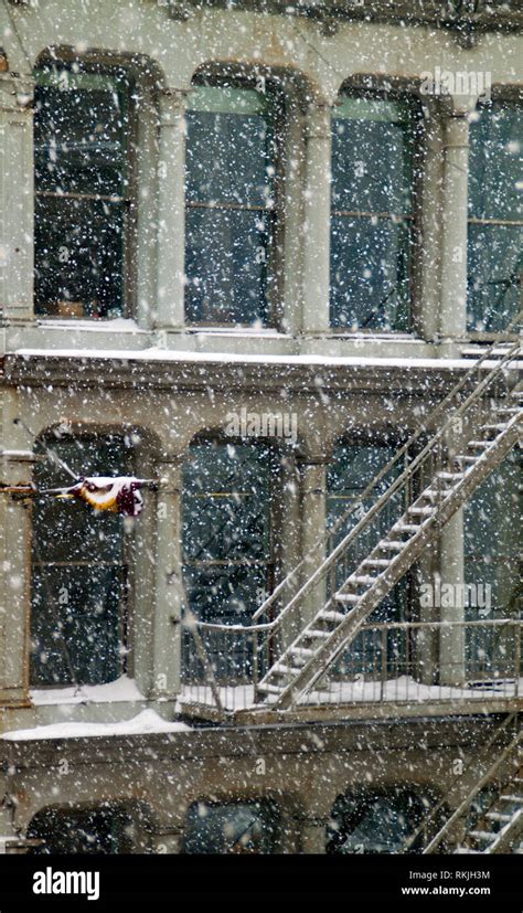 Snowy Day New York City Stock Photo Alamy