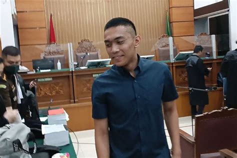 Foto Populer Jabodetabek Senyum Dan Tawa Mario Dandy Dalam Sidang