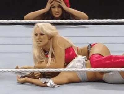 Aksana Pins Nikki Bella NikkiBellaDefeated