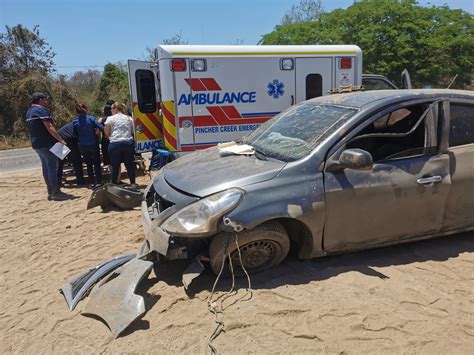 Mujer Resulta Lesionada Luego De Volcar En La Carretera M Xico En