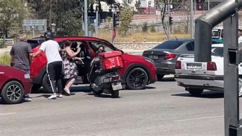 Trafikte yol verme kavgası