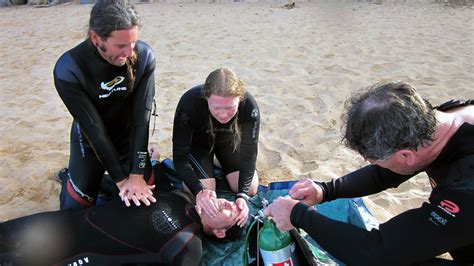 PADI Rescue Diver Course Phuket | Phuket IDC - PADI 5 Star CDC Dive Center | All4Diving