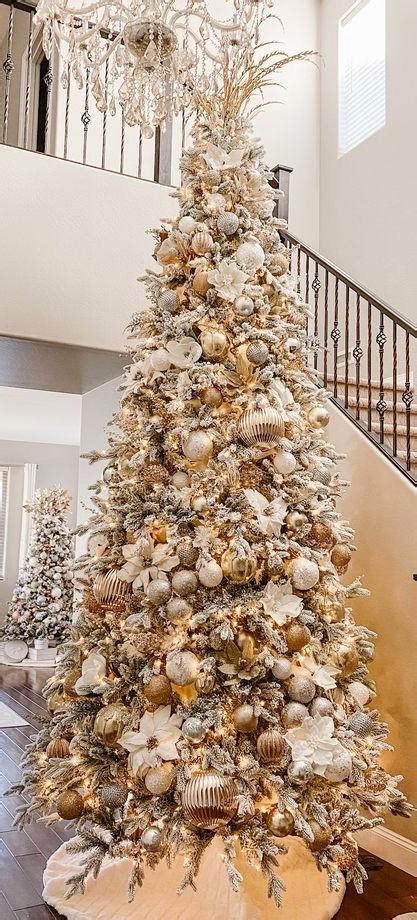 White Silver And Gold Christmas Tree 🎅 🎄 🌟 R Christmasdecorating