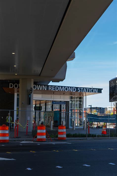 Transit Boarding Information for Downtown Redmond Station Bay 2 7