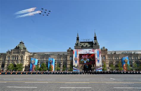 Scenes From Around the World Celebrating the Anniversary of the End of WWII - ABC News