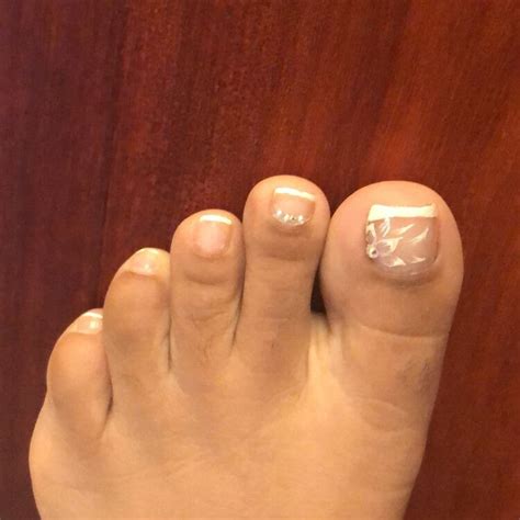 26 Elegant French Toenails Ideas To Try At Home Now