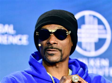 snoop dogg praised  supporting writers strike  explicit rant