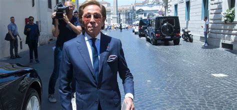 Auguri Valentino Garavani L’imperatore Della Moda Compie 90 Anni Laconceria Il Portale Dell