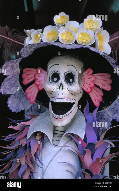 Mexico Oaxaca Calacas Skeletons Day Of The Dead Paper Mache Sculpture By Miguel Linares