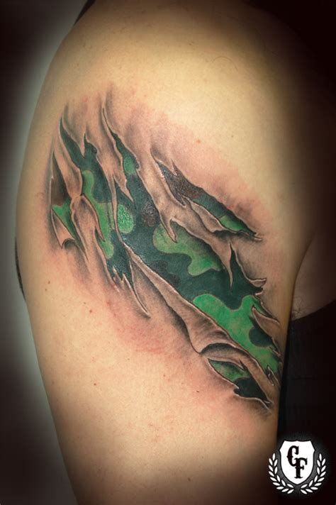 CosaFina Tattoo Carlos Art Studio Tatuaje Degarro Militar